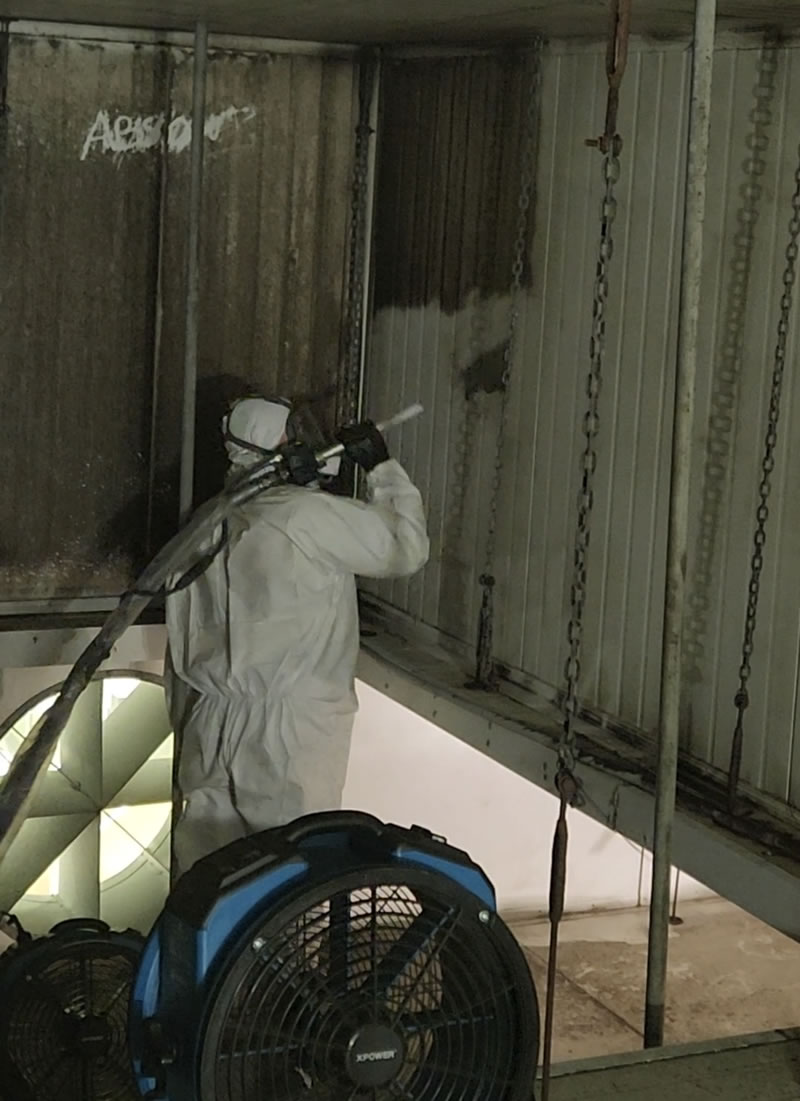 Dry ice blasting equipment used for specialist restoration cleaning in Melbourne